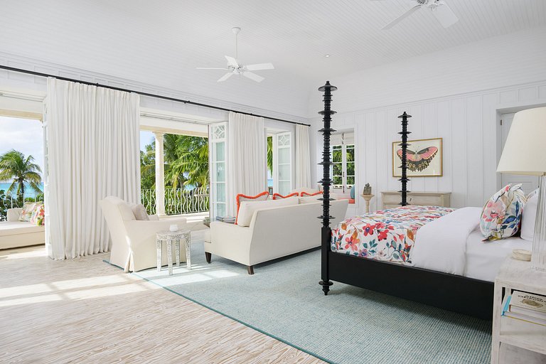 Tci010 – Elegant beachfront retreat in Grace Bay