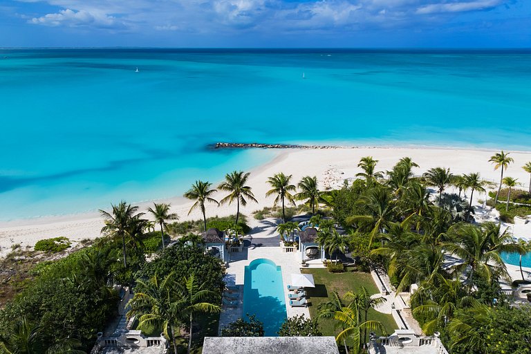 Tci010 – Élégant refuge en bord de mer à Grace Bay