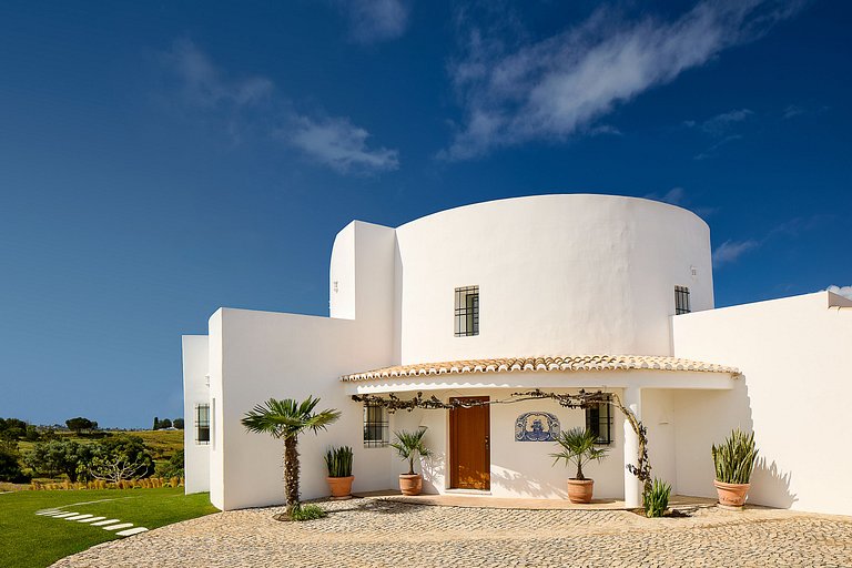 Alg030 - Windmill Retreat in the Countryside