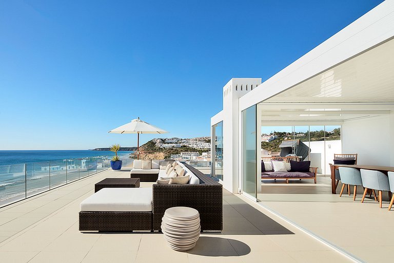 Alg002 - Elegância sobre as Falésias com Vista Mar