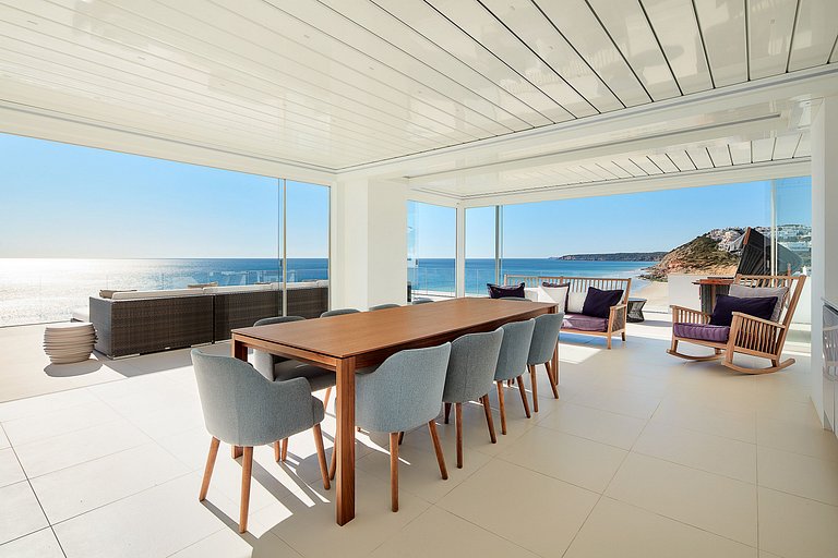 Alg002 - Clifftop Elegance with Ocean Views