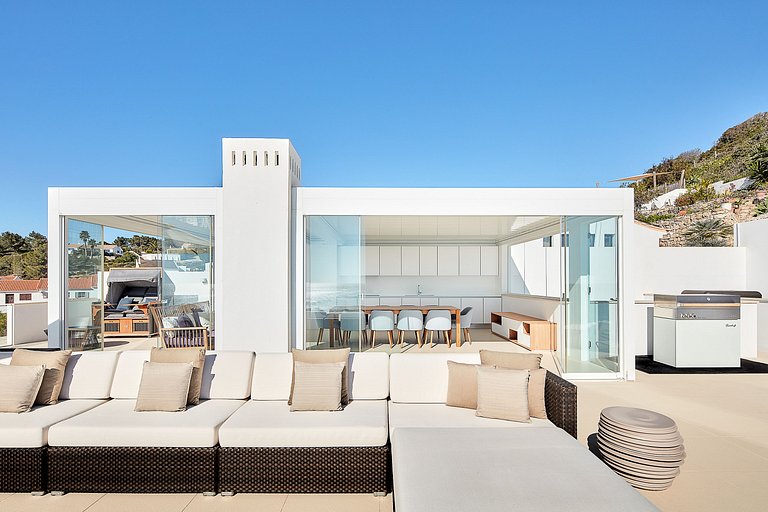 Alg002 - Elegância sobre as Falésias com Vista Mar