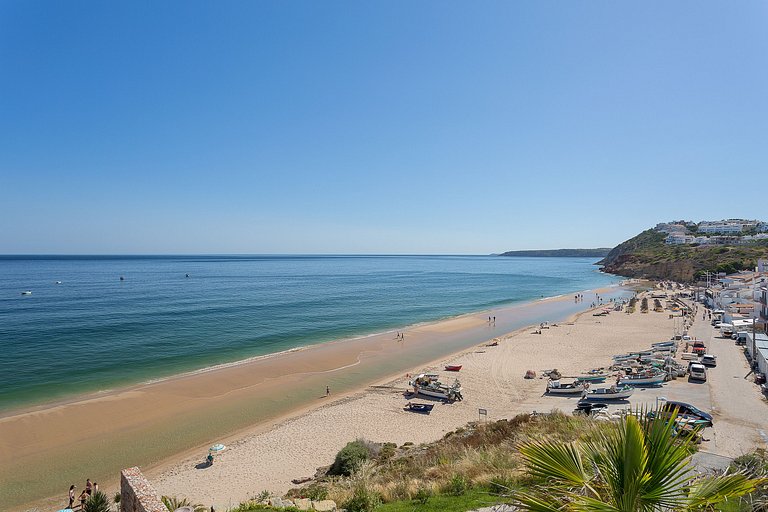 Alg002 - Elegância sobre as Falésias com Vista Mar