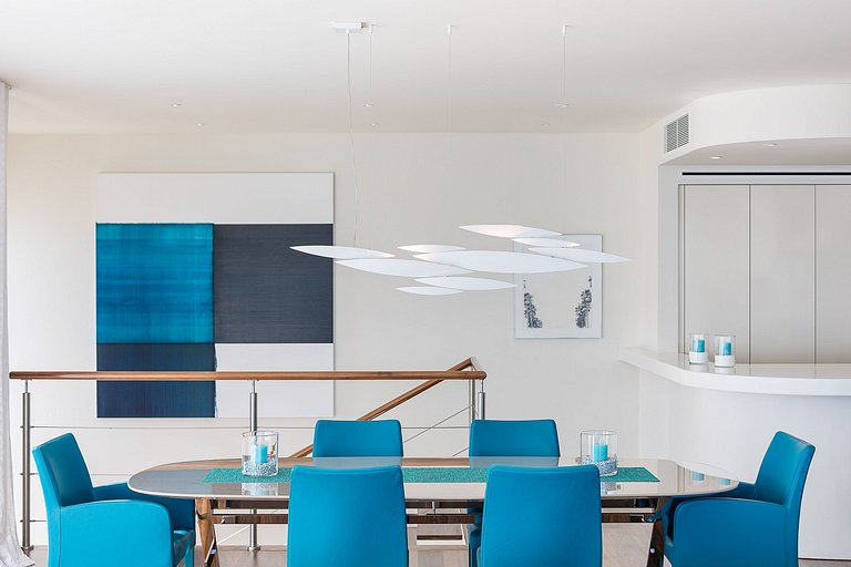 Alg002 - Clifftop Elegance with Ocean Views