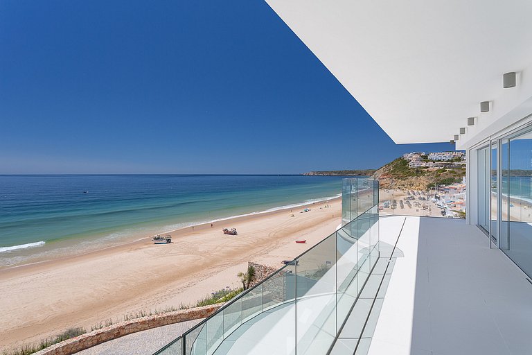 Alg002 - Clifftop Elegance with Ocean Views