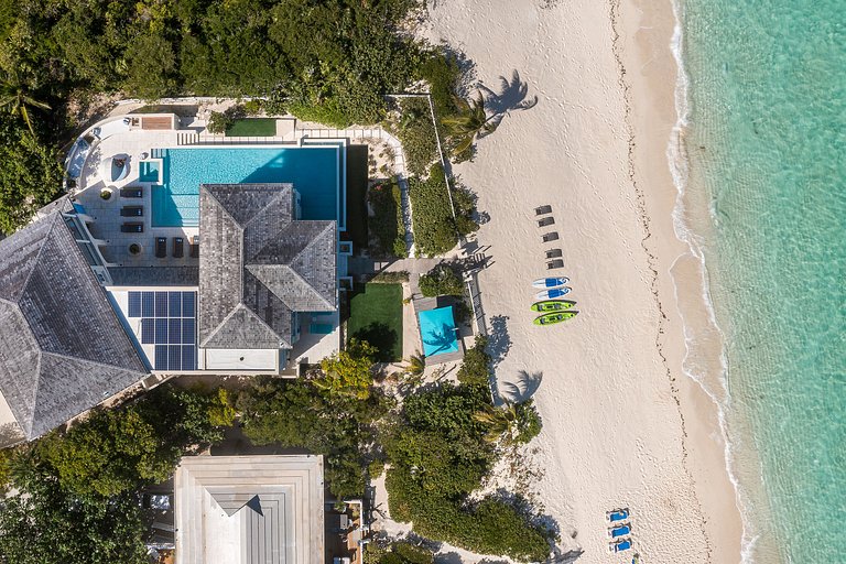 Tci001 – Elegant beachfront villa in Turtle Cove