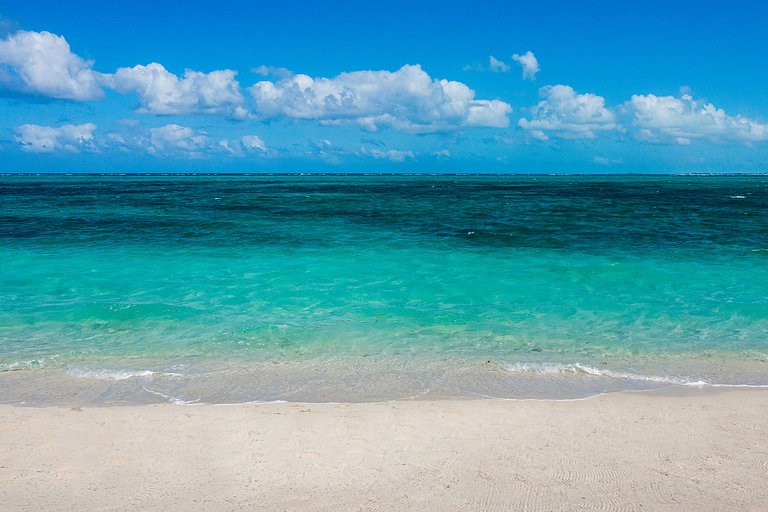 Tci001 – Villa elegante frente al mar en Turtle Cove