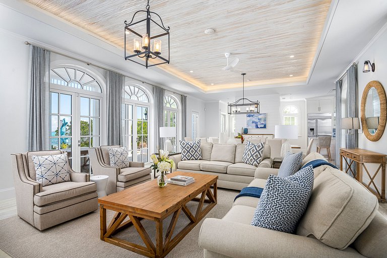 Tci001 – Elegant beachfront villa in Turtle Cove