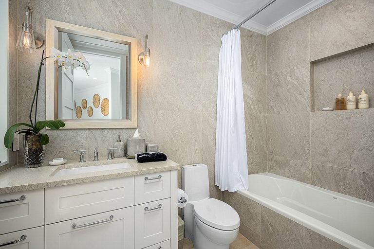 Tci001 – Villa elegante frente al mar en Turtle Cove