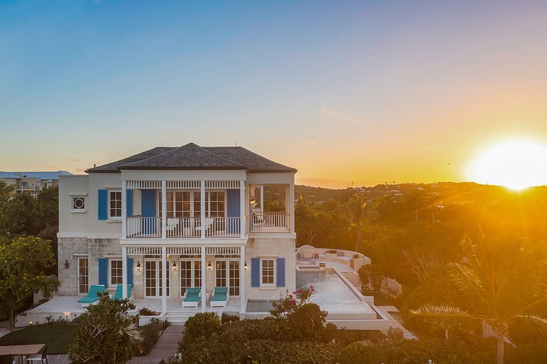 Tci001 – Villa elegante frente al mar en Turtle Cove