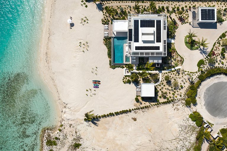Tci002 – Élégante villa en bord de mer à Grace Bay
