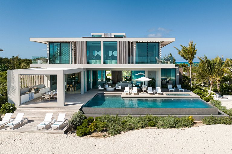 Tci002 – Élégante villa en bord de mer à Grace Bay