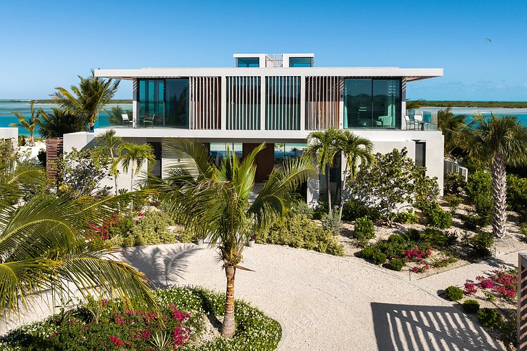 Tci002 – Élégante villa en bord de mer à Grace Bay