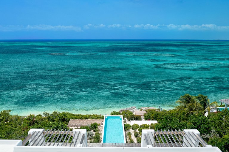Tci006 – Hillside villa with sea views in Blue Mountain