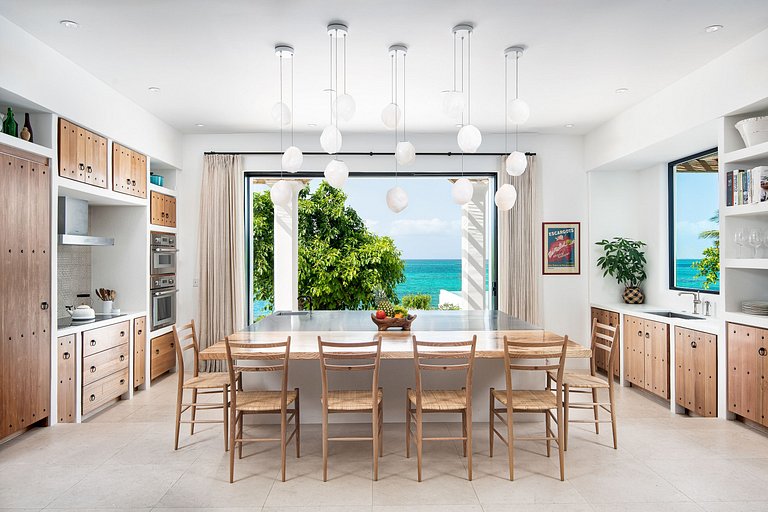 Tci006 – Hillside villa with sea views in Blue Mountain