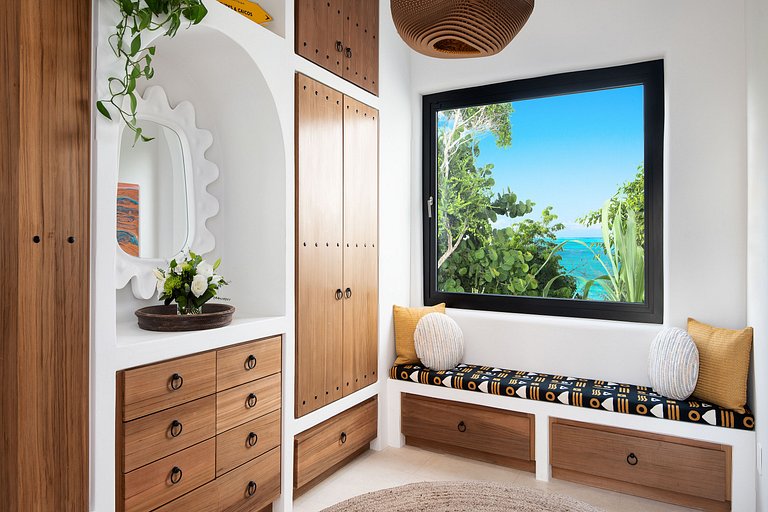 Tci006 – Hillside villa with sea views in Blue Mountain