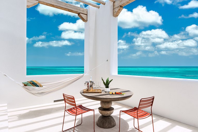 Tci006 – Hillside villa with sea views in Blue Mountain