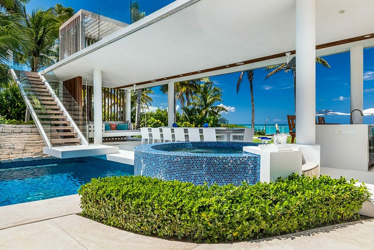 Tci007 - Villa de luxe en bord de mer à Grace Bay