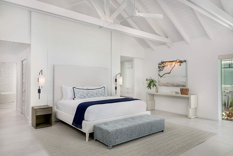 Tci007 - Luxury beachfront villa for 18 guests in Leeward, G