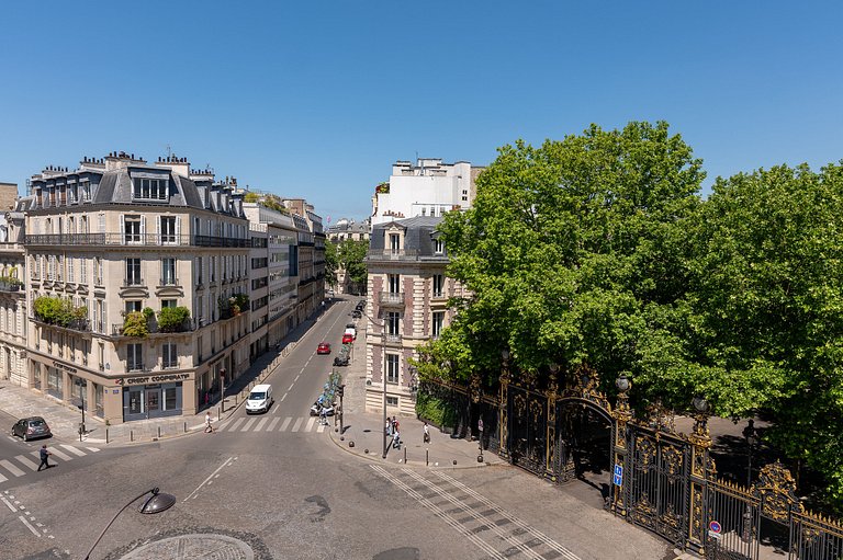 Par147 - Grand appartement proche du Parc Monceau