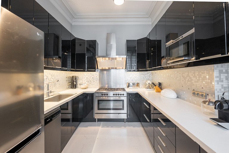 Par147 - Spacious apartment close to Parc Monceau