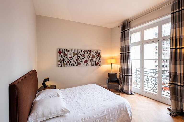 Par147 - Spacious apartment close to Parc Monceau
