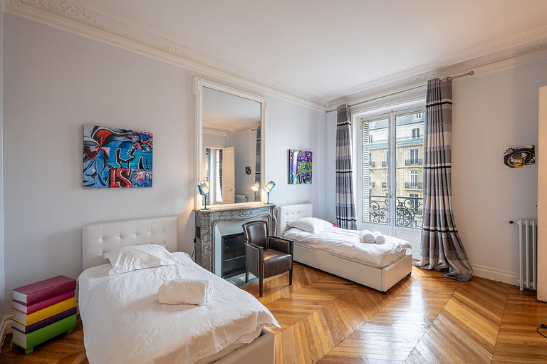 Par147 - Spacious apartment close to Parc Monceau