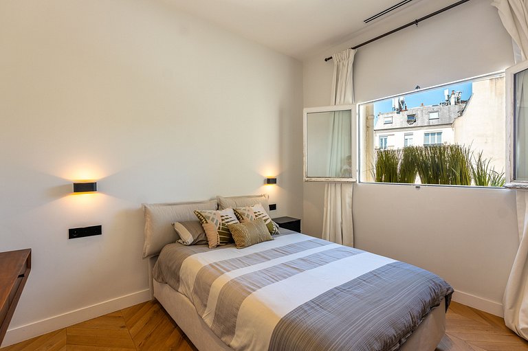 Par066 – Prestige & Iconic Paris Views