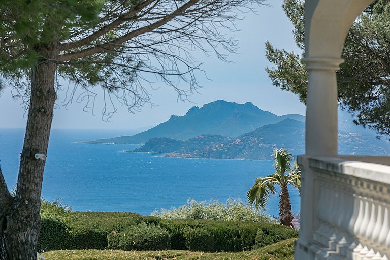 Azu076 - Villa Provençale avec Vue Mer