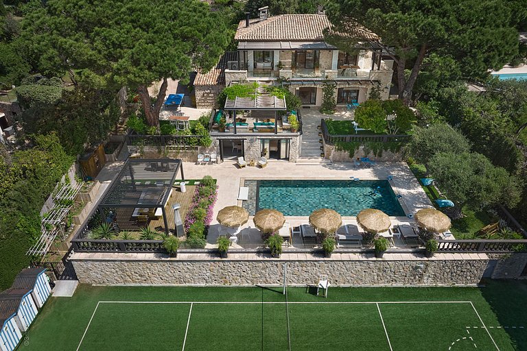 Azu073 - Elegant Stone Villa with Sea View