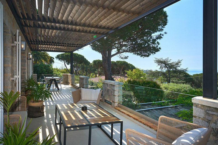 Azu073 - Elegant Stone Villa with Sea View