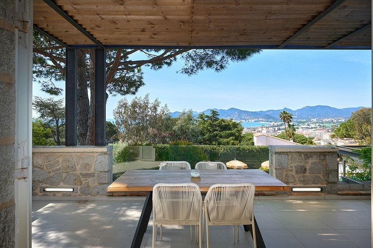 Azu073 - Elegant Stone Villa with Sea View