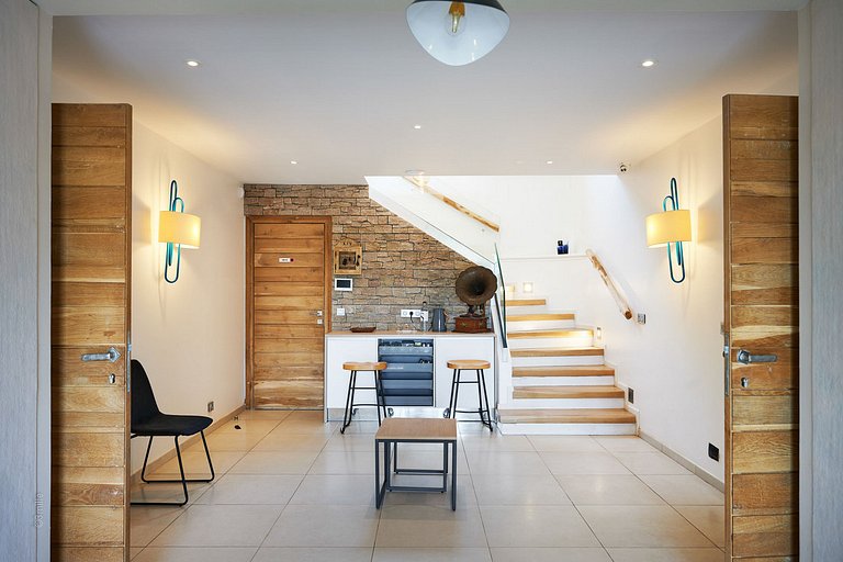 Azu073 - Elegant Stone Villa with Sea View