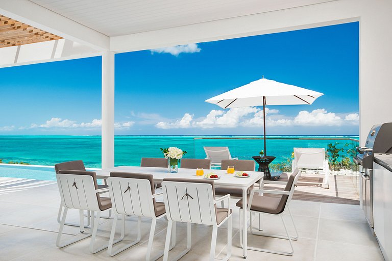 Tci024 – Luxurious beachfront villa in Turks and Caicos