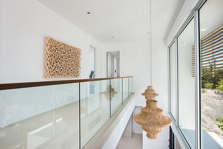 Tci024 – Luxurious beachfront villa in Turks and Caicos