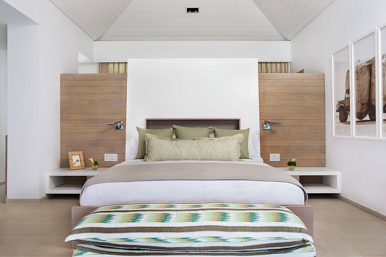 Tci024 – Luxurious beachfront villa in Turks and Caicos