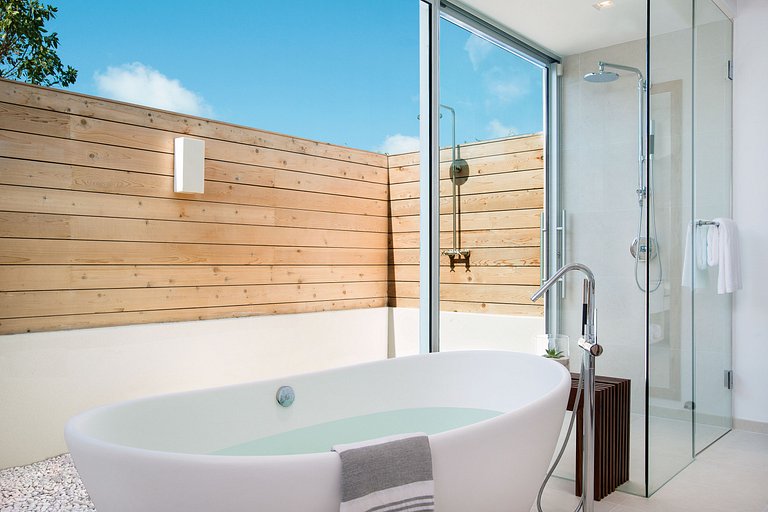 Tci024 – Luxurious beachfront villa in Turks and Caicos