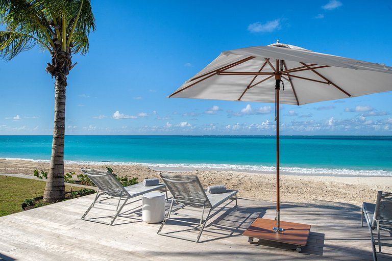 Tci009 – Luxury beachfront villa in Emerald Point