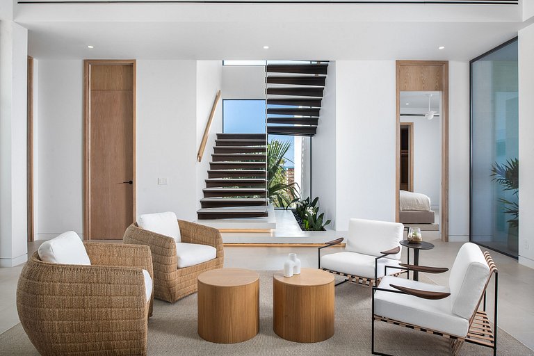 Tci009 – Luxury beachfront villa in Emerald Point