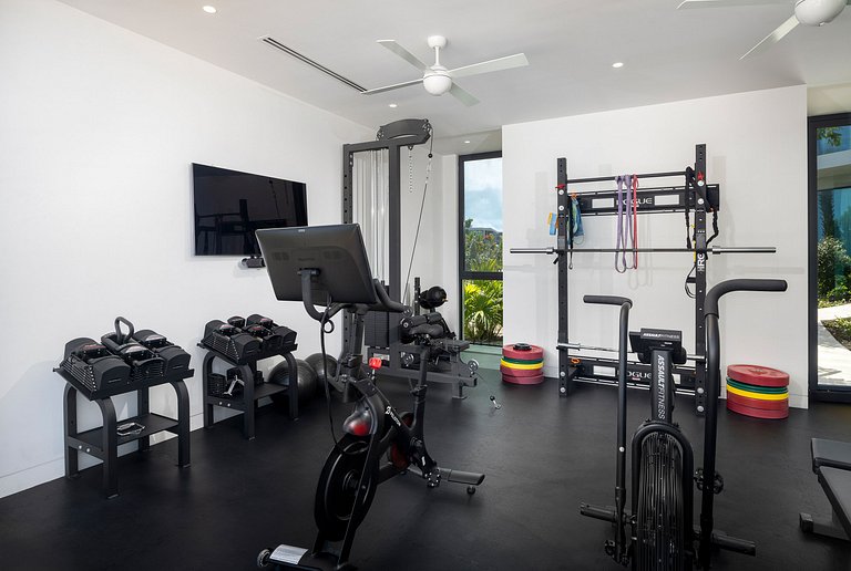 Tci009 – Luxury beachfront villa in Emerald Point