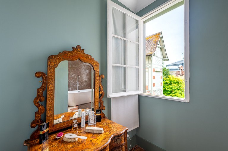 Nor014 - Elegant Deauville Home with Garden