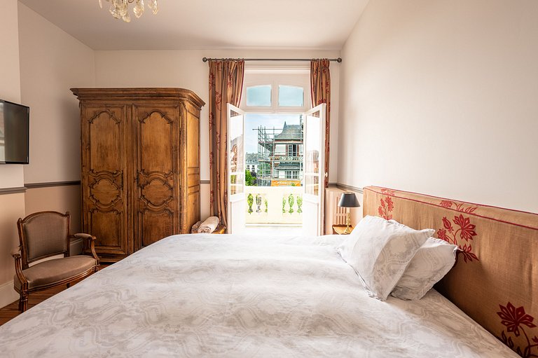 Nor014 - Elegant Deauville Home with Garden