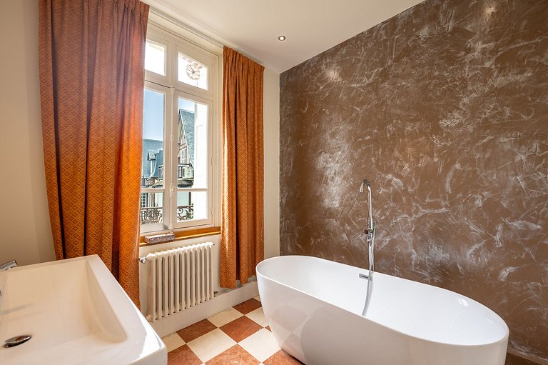 Nor014 - Elegant Deauville Home with Garden