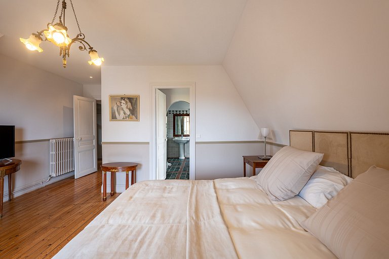 Nor014 - Elegant Deauville Home with Garden