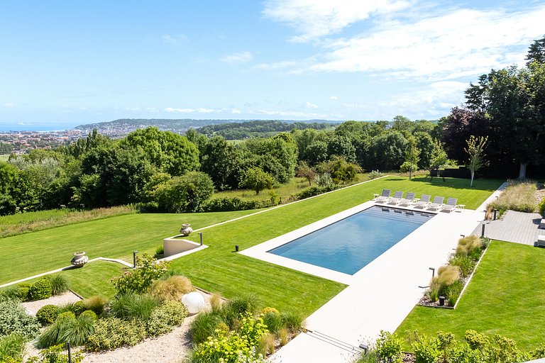 Nor008 - Exceptional Norman Property with View