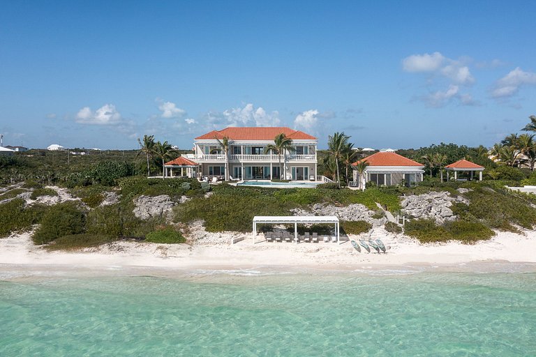 Tci012 – Oceanview villa with pool in Long Bay