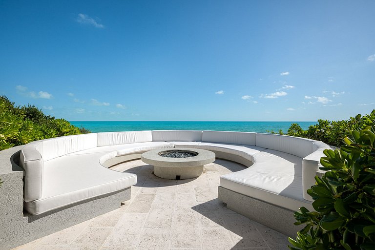 Tci012 – Oceanview villa with pool in Long Bay