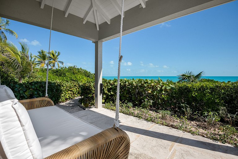 Tci012 – Oceanview villa with pool in Long Bay