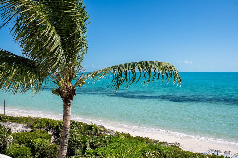 Tci012 – Oceanview villa with pool in Long Bay