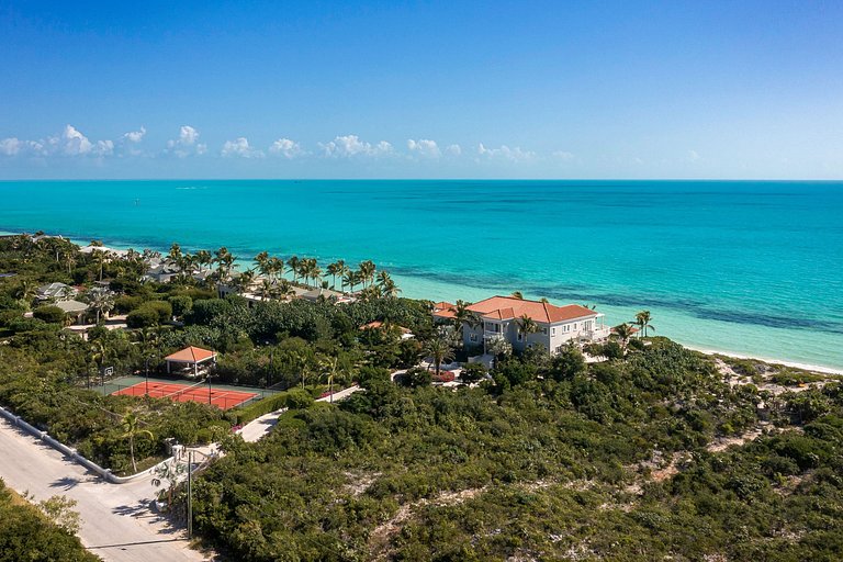 Tci012 – Oceanview villa with pool in Long Bay